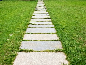 Terrasse ou allée de jardin en mégadalles