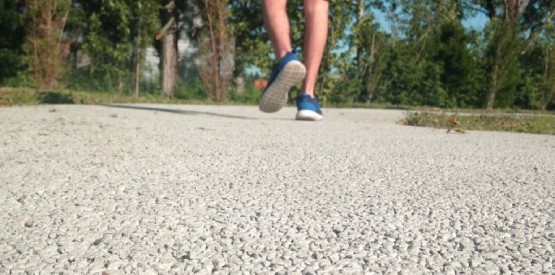 Avantages du béton drainant en revêtement de sol extérieur à Namur