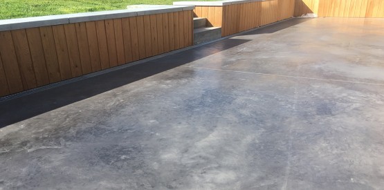 Avantages béton lissé pour extérieurs à Namur