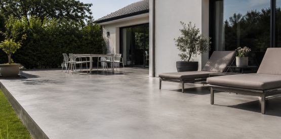 Pourquoi opter pour une terrasse en béton lissé ?