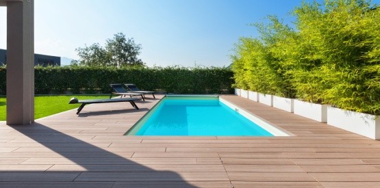 Quel matériau choisir pour l’abord de votre piscine à Namur ?